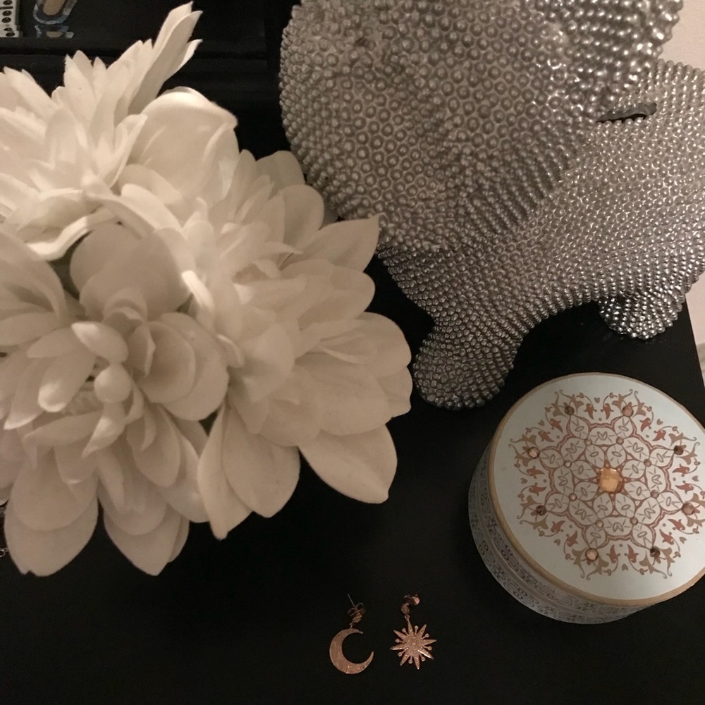 Amrita Singh Rose Gold Earrings